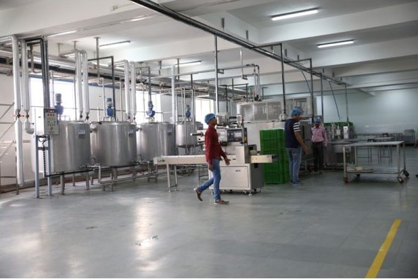 60,000 sq ft, built to be walked through